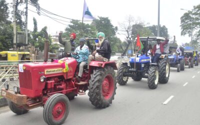 Ahead of talks with govt, protesting farmers to take out tractor march today